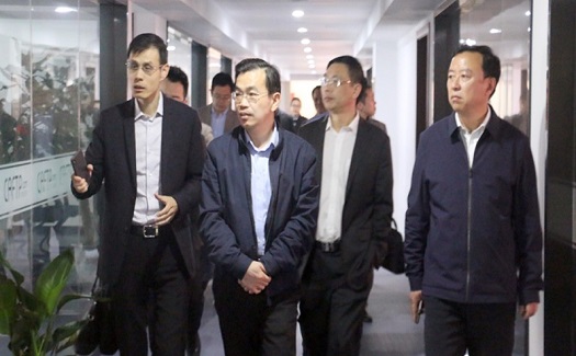 副市長(zhǎng)蔣冰風(fēng)調(diào)研中非經(jīng)貿(mào)港 希望平臺(tái)繼續(xù)強(qiáng)化業(yè)務(wù)開(kāi)拓能力 助推臺(tái)州外貿(mào)經(jīng)濟(jì)發(fā)展