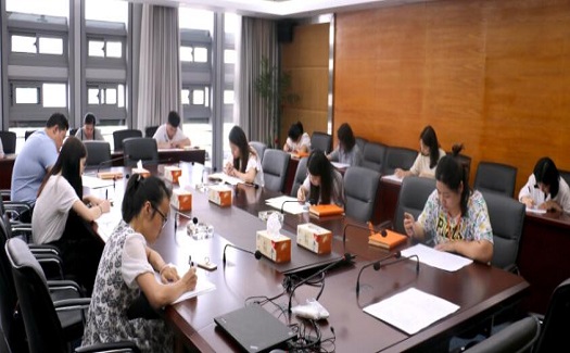 我公司對新入職員工進行筆試