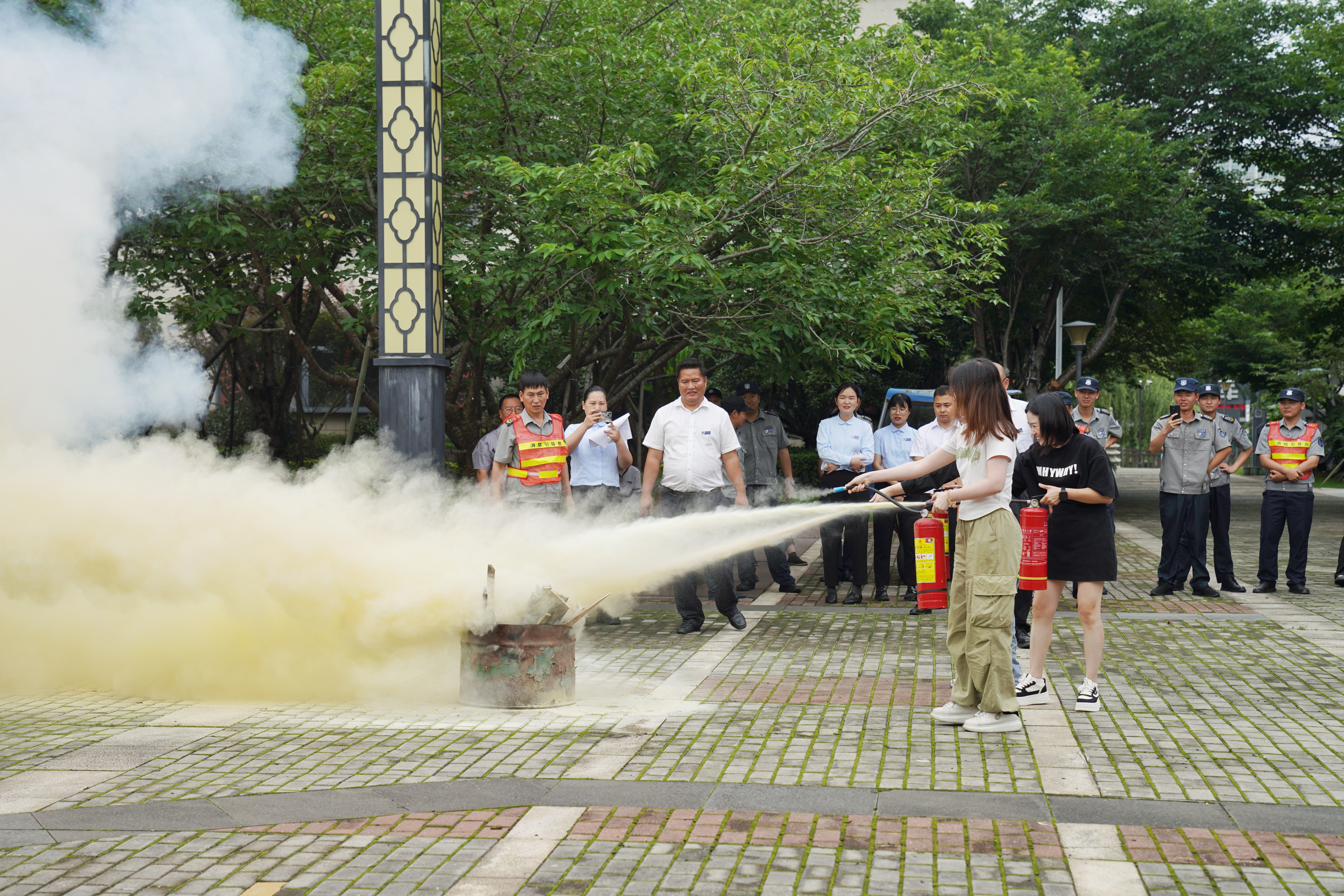 人人講安全 個(gè)個(gè)會(huì)應(yīng)急——查找身邊安全隱患丨中非經(jīng)貿(mào)港開展“安全生產(chǎn)月”活動(dòng)