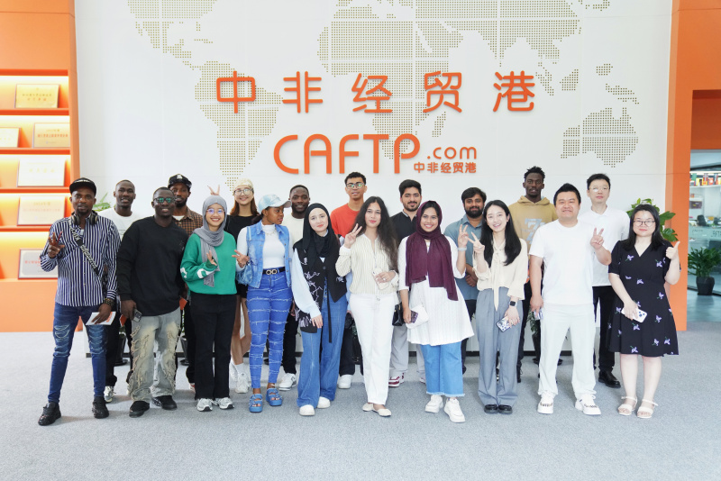 1747898048752820UgkN.jpg 合照.jpg