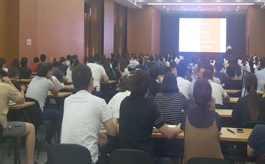 臺(tái)州海關(guān)辦公室主任董杰分享：海關(guān)改革與中小微企業(yè)發(fā)展