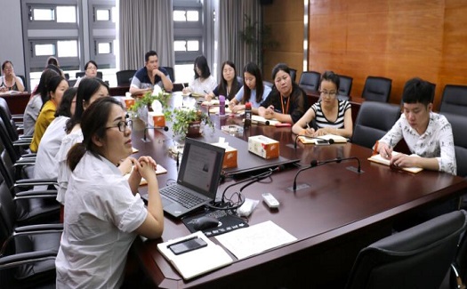 謝麗青與新員工分享：外貿(mào)知識及實(shí)戰(zhàn)技巧培訓(xùn)