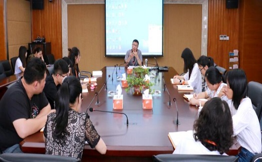 項(xiàng)寶通為中非經(jīng)貿(mào)港新員工入職培訓(xùn)：文明禮儀要把握3個“度”