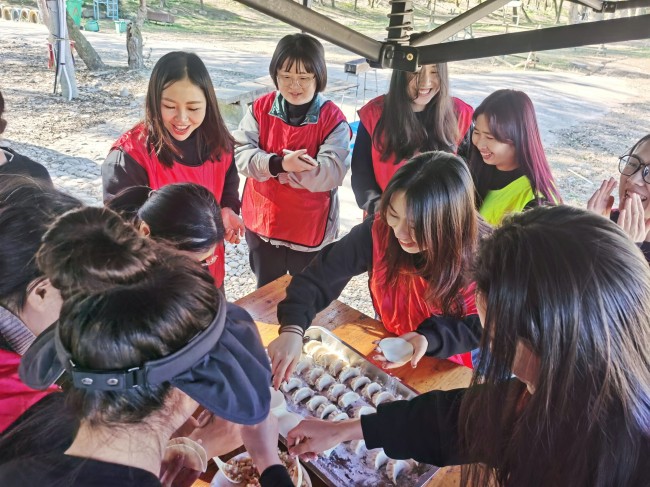 1733792417418075qsMJ.jpg 包餃子.jpg